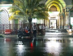 Lalu Lintas Lancar, Tarawih di Meninting Berjalan Khusyuk