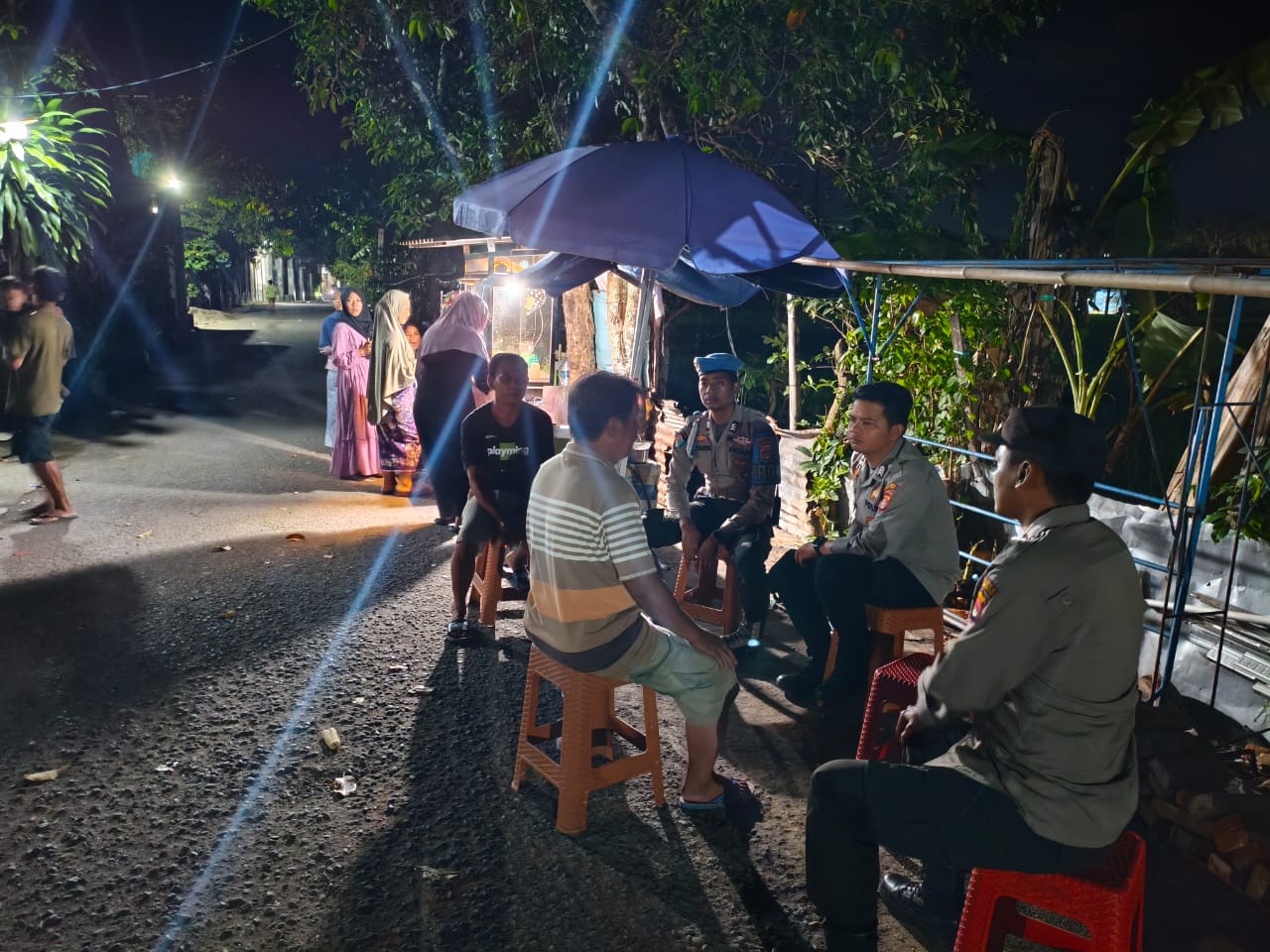 Kamtibmas Kondusif: Peran Aktif Polsek Kediri di Lapangan