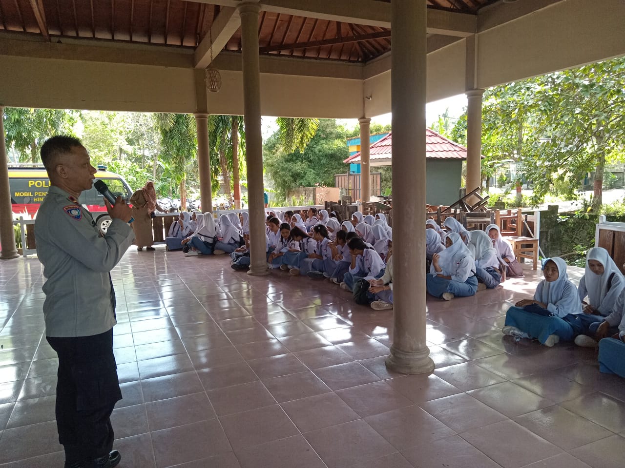 Sosialisasi Kepolisian Lindungi Generasi Muda dari Kenakalan