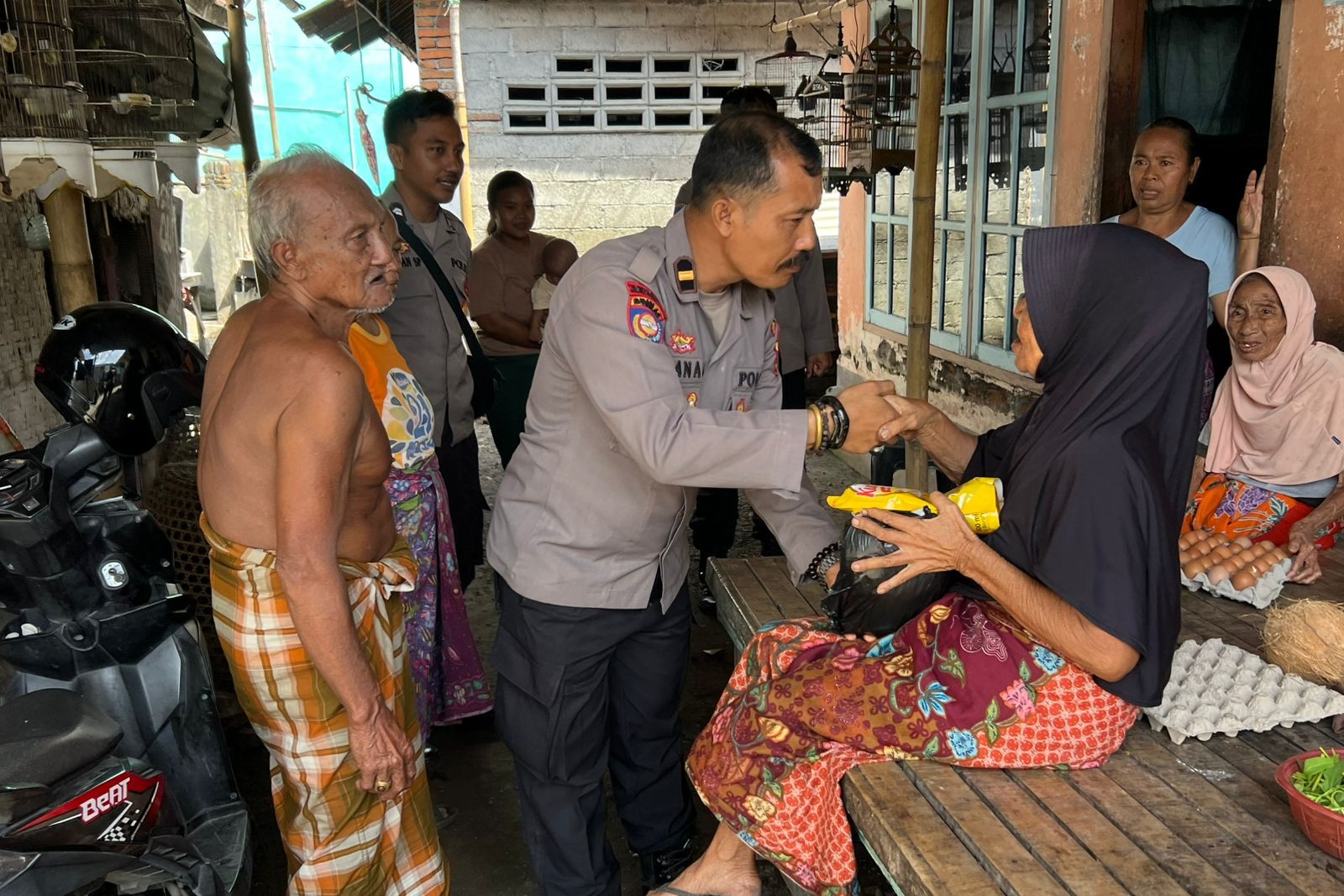 Aksi Nyata Polres Lombok Barat Bantu Warga Lewat Nutrisi Mantap
