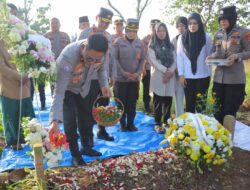 Peringati Hari Bhayangkara ke-79, Baharkam Polri Ziarah ke Makam Briptu Anumerta Ghalib