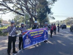 Sat Lantas Lombok Barat Tertibkan Pengendara di Jalur Strategis Baypass BIL I