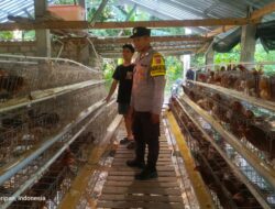 Silaturahmi Bhabinkamtibmas di Kandang Ayam, Polri Ajak Warga Desa Jagaraga Tanam Pangan Mandiri