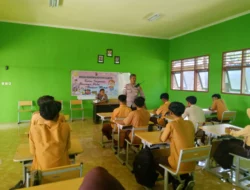 Pelajar Sekotong Dapat Edukasi Bahaya Narkoba dan Pernikahan Dini