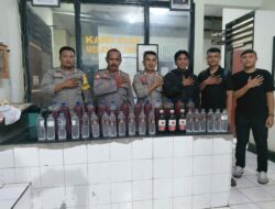 Gelar Operasi di Malam Minggu, Polsek Bolo Berhasil Mengamankan Puluhan Botol Miras Berbagai Jenis