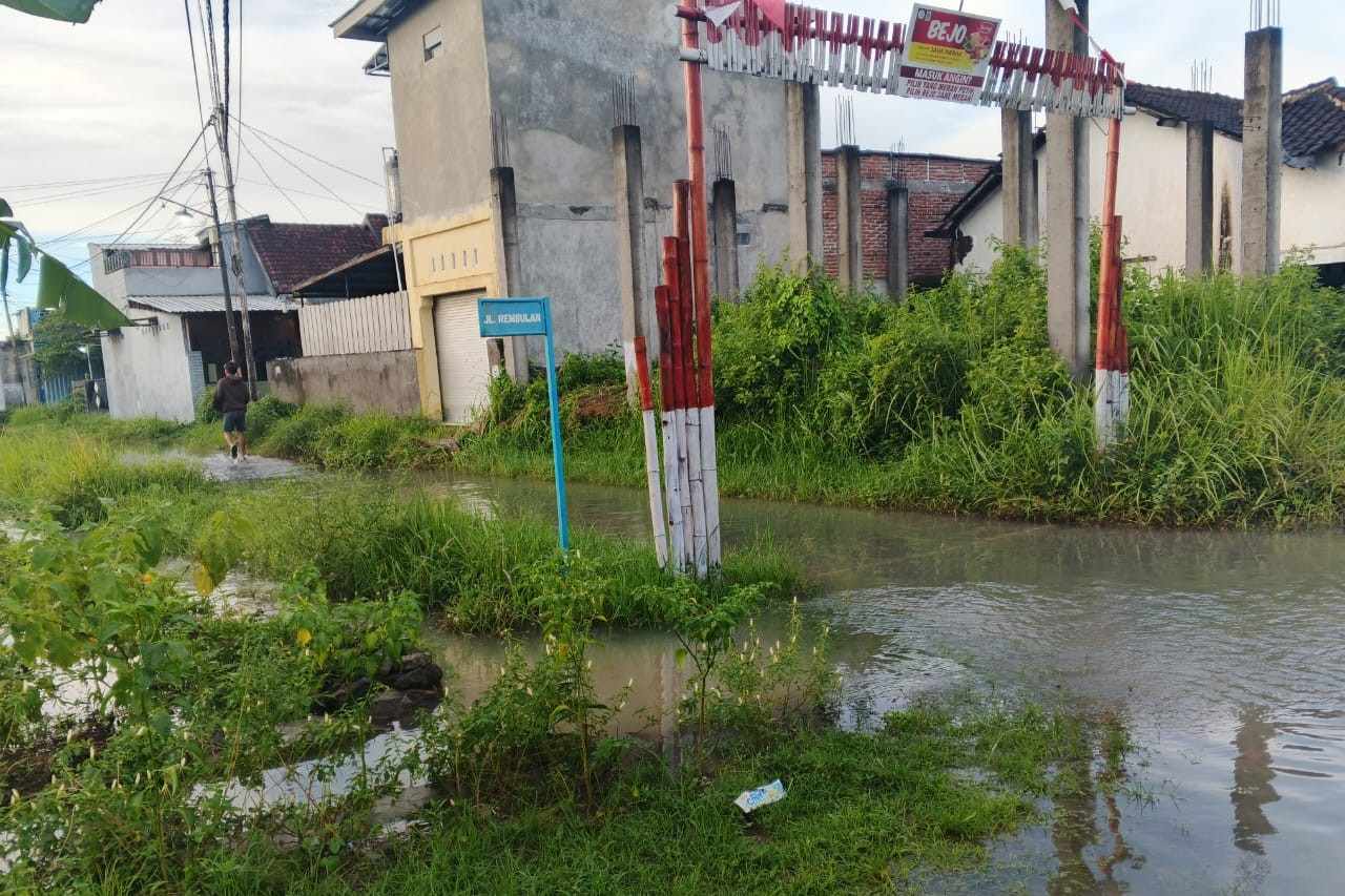 Labuapi Terendam, Kapolsek Cek Langsung Lokasi Banjir