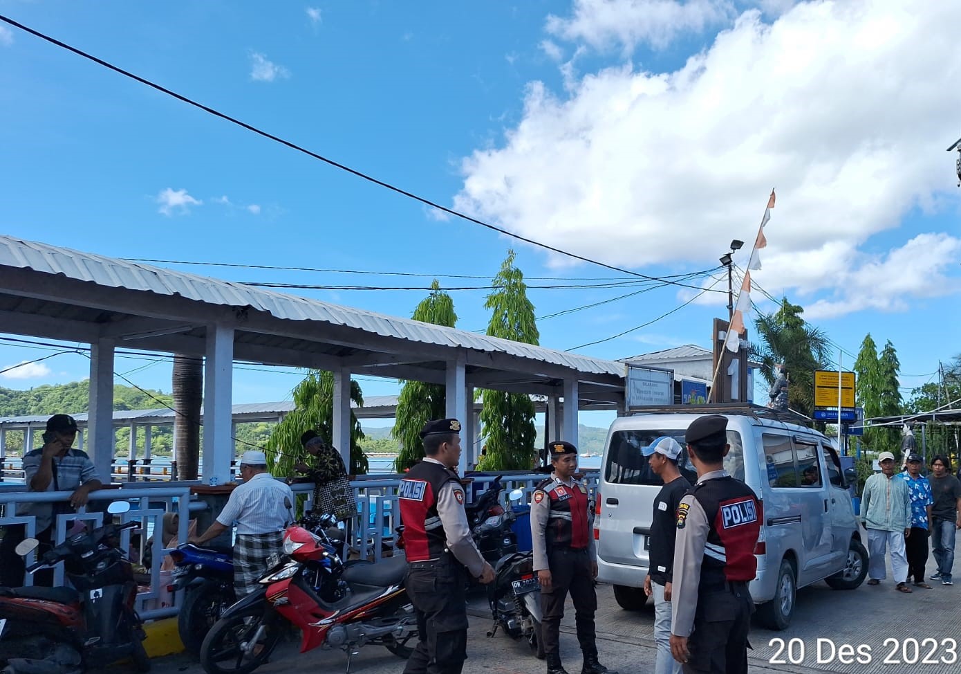 Patroli Dialogis Polres Lombok Barat untuk Cegah Tindak Kejahatan dan Premanisme di Pelabuhan ASDP