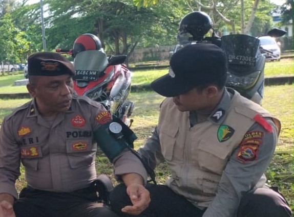 Dukungan Satgas Ban Ops Mantap Brata Rinjani Polres Lombok Barat, Periksa Kesehatan Personel