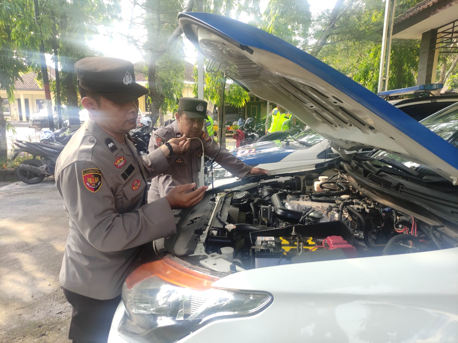 Pengecekan Kendaraan Dinas Polres Lombok Barat untuk Menjamin Keamanan Pemilu 2024
