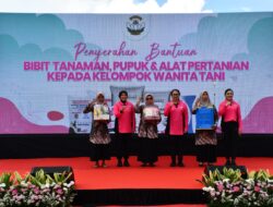 Masifkan Upaya Ketahanan Pangan, Ketua Pembina Yayasan Kemala Bhayangkari Berikan Bantuan Bibit