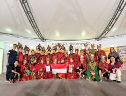 Harumkan Nama Bangsa Indonesia SMA Labschool Kebayoran Sabet Juara Umum di Festival Folklore Internasional ke-21