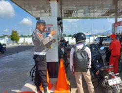 Sentuhan Kemanusiaan, Menuju HUT Ke-79 Bhayangkara, Polsek Bolo Gelar Bhakti Sosial dan Sosialisasi Call Center 110