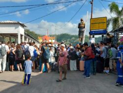 Penutupan Fast Boat Picu Lonjakan Penumpang di Pelabuhan Lembar, Situasi Terkendali