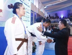 Kapolri Jadi Wasit di Kejuaraan Judo Kapolri Cup 2025