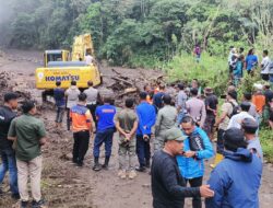 Kapolres Nagekeo Polda NTT Terjun Langsung Tangani Longsor Boawae–Mauponggo