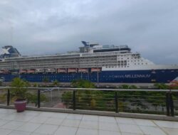 Celebrity Millenium Bawa 2.500 Turis ke Lombok Barat