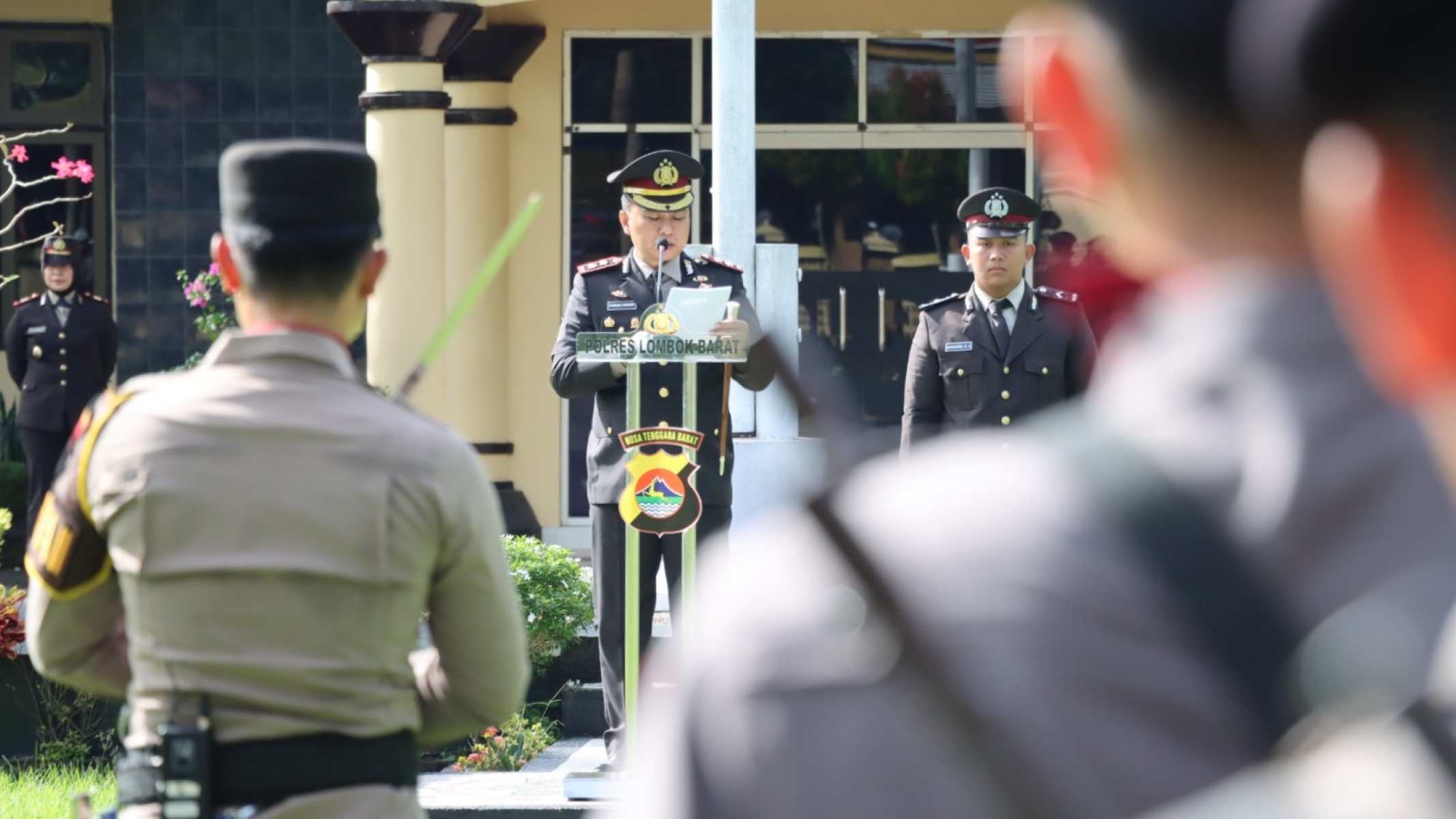 Upacara Hari Ibu ke-97 di Mako Polres Lombok Barat